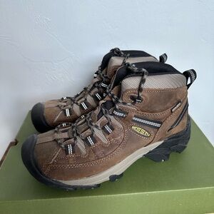 KEEN Targhee II Mid WP Hiking Boots – Men’s Size 7.5